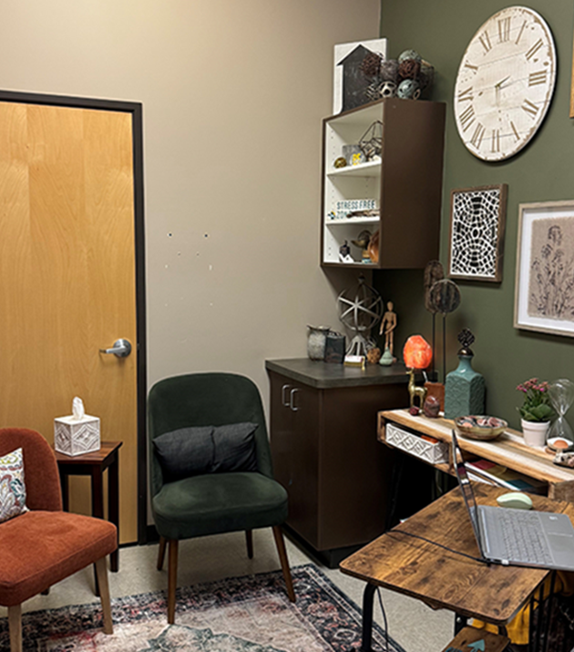 A psychiatry room at Ahwatukee Behavioral Health & Wellness’s Ahwatukee, Arizona location.